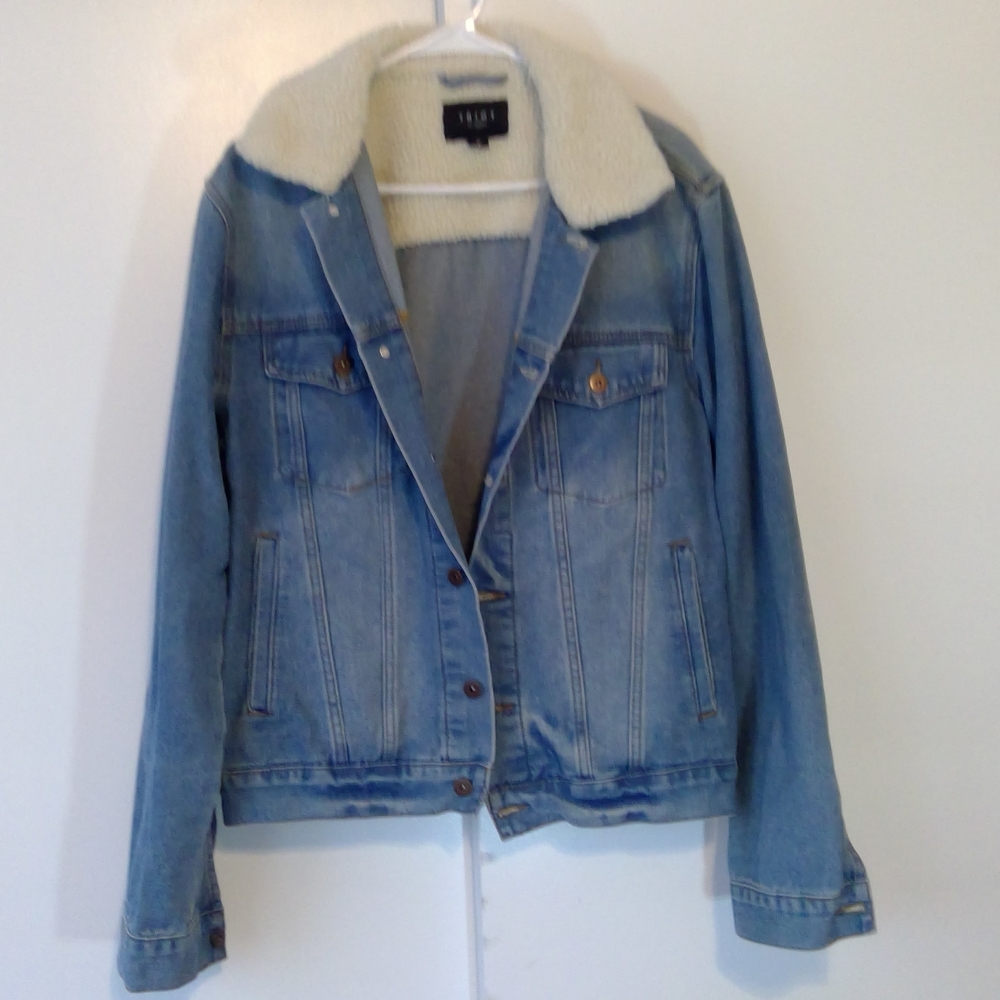 Levi's Classic Blue and Cream Jean Jacket Timeless Denim